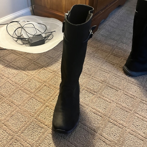 Boots - Picture 2 of 3